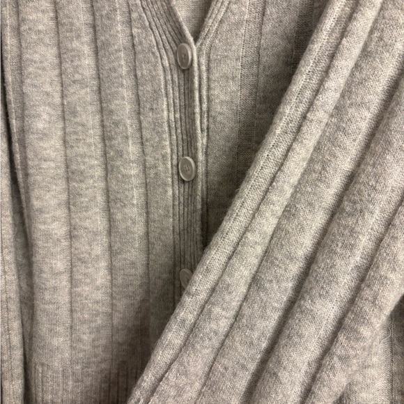Universal Thread Light Gray Ribbed Cardigan - Picture 2 of 4